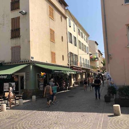 Appartement Old Antibes, One Bed App, In Front Of The Port! Extérieur photo