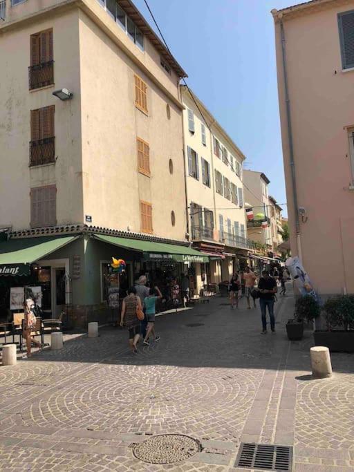 Appartement Old Antibes, One Bed App, In Front Of The Port! Extérieur photo