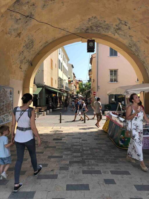 Appartement Old Antibes, One Bed App, In Front Of The Port! Extérieur photo